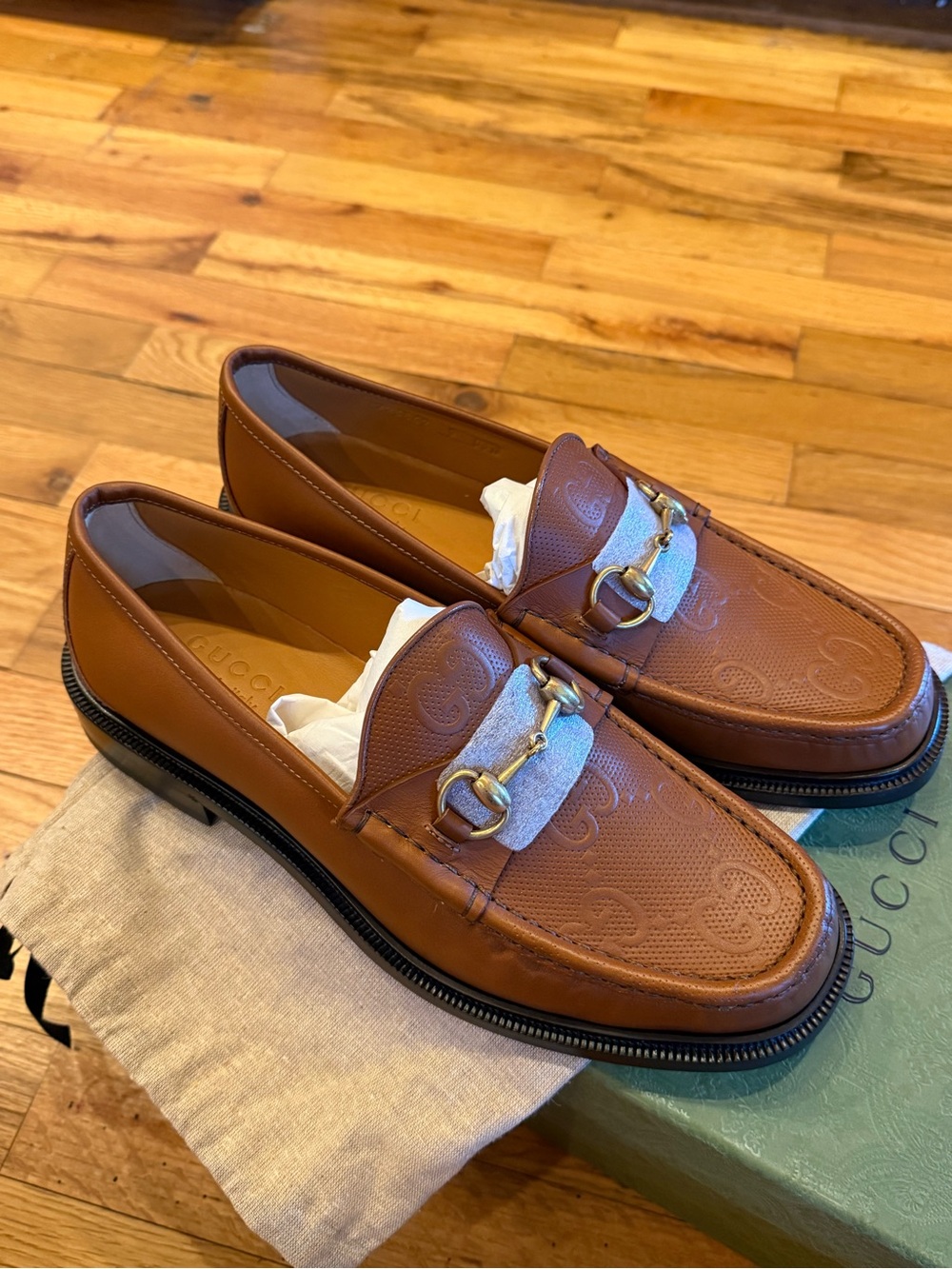 New Men’s Gucci Tan Leather Horsebit Loafers with Embossed GG
